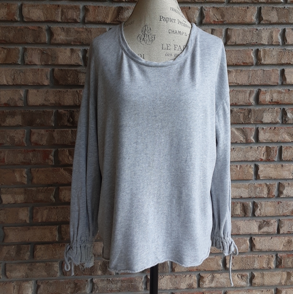 Rails Marilyn Heather Gray Tie Sleeve Raw Hem Top.  Size large.